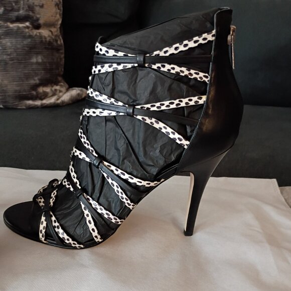 IVANKA TRUMP New w/Box Black & White Leather Multi Print Strappy Heel "Manis" - Picture 3 of 8